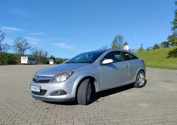 Opel Astra cena 10900 przebieg: 243000, rok produkcji 2009 z Ustrzyki Dolne małe 254
